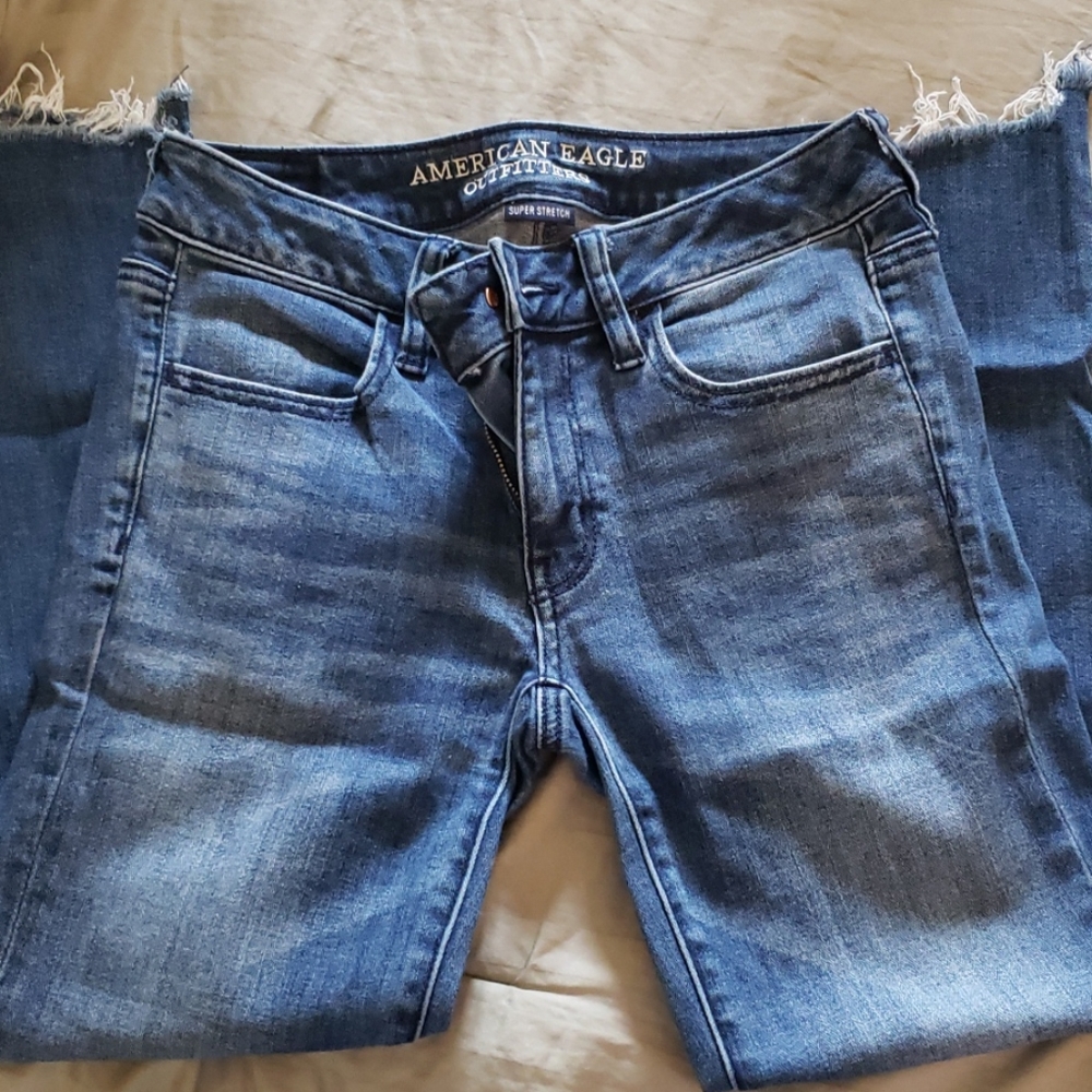 American Eagle shark bit skinny jean